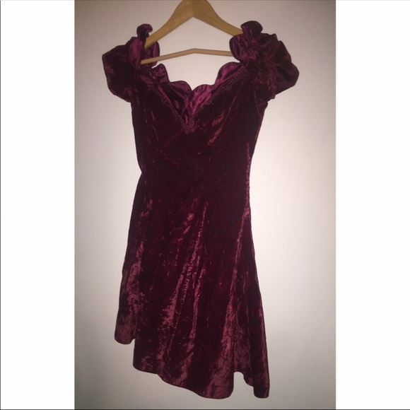 RED VELVET DRESS - Picture 2 of 2